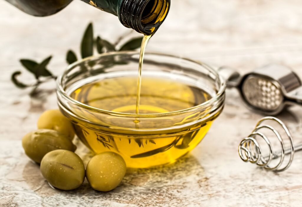 Which Oil Is Best for Hair Growth and Thickness